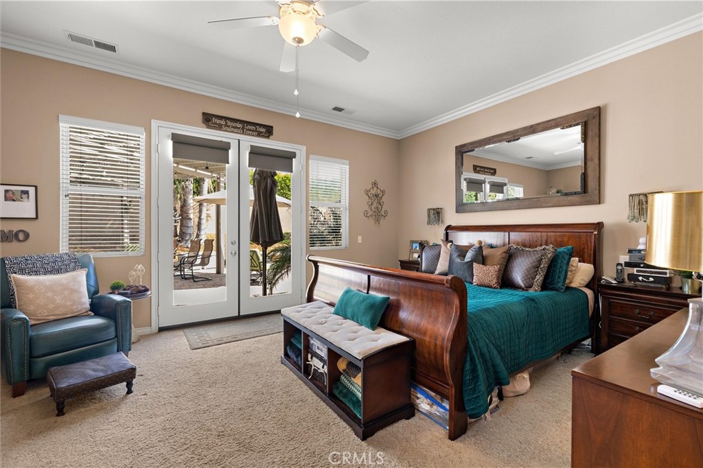 733 E Leadora Avenue