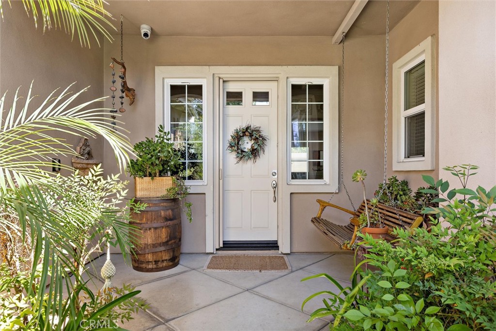 733 E Leadora Avenue