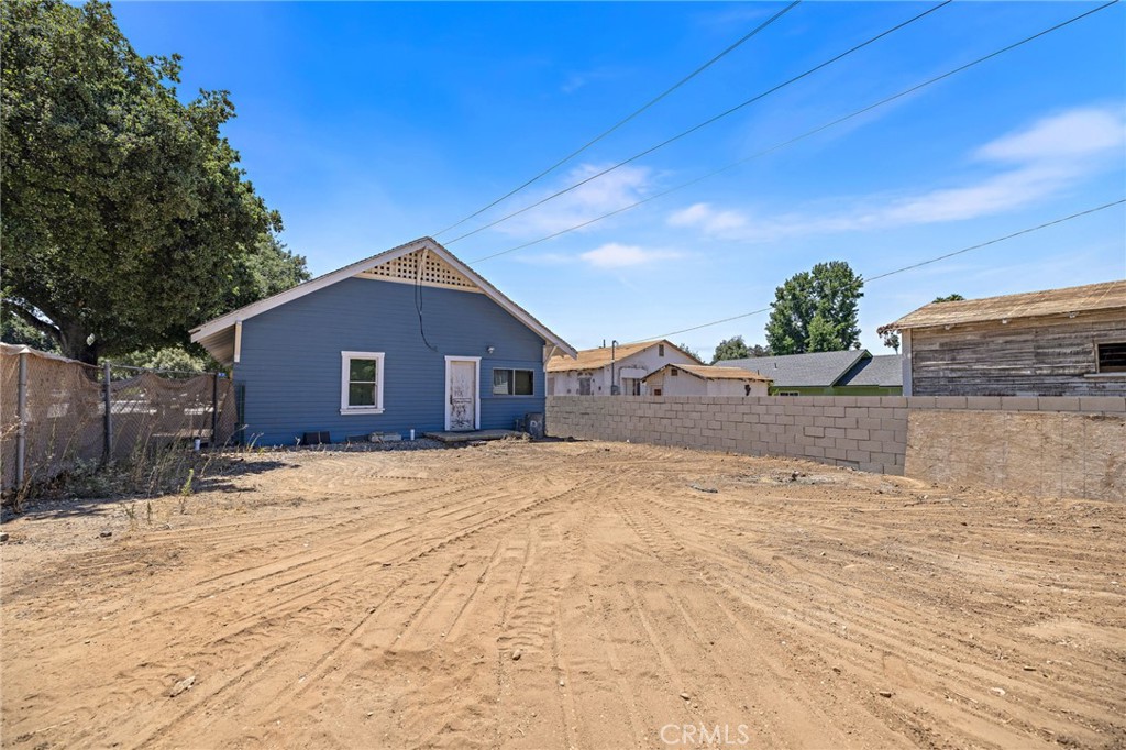 401 Glendora Avenue N