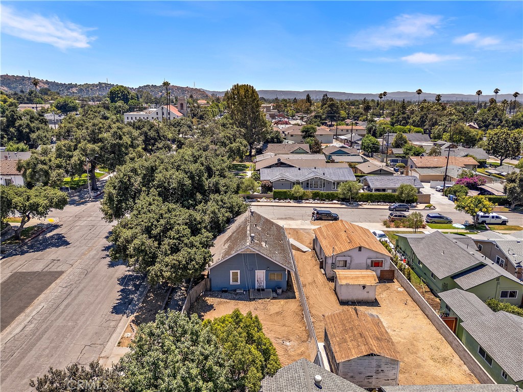 105 W Whitcomb Avenue W