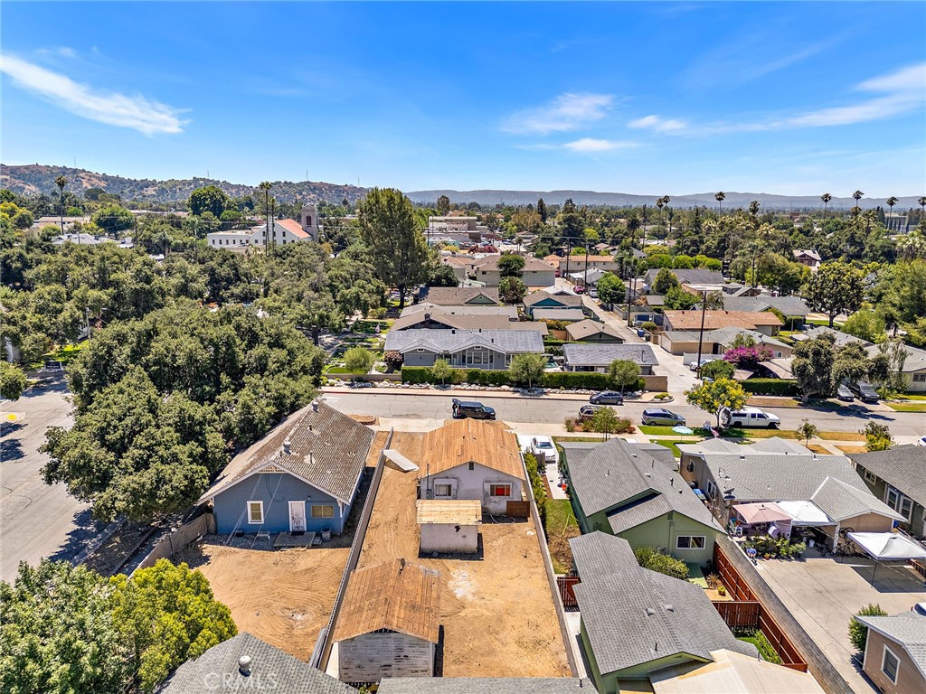 105 W Whitcomb Avenue W