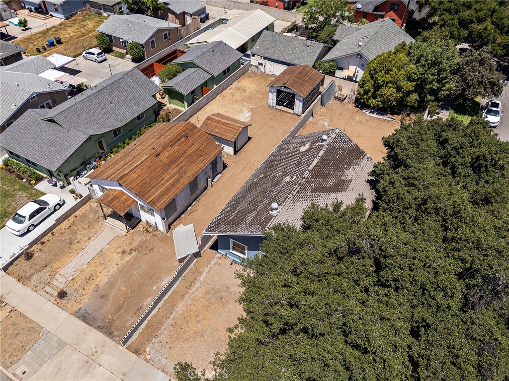 105 W Whitcomb Avenue W