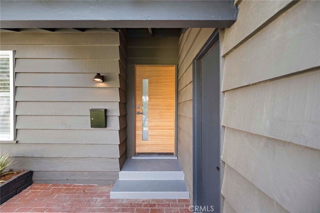 1239 W Cassidy Street