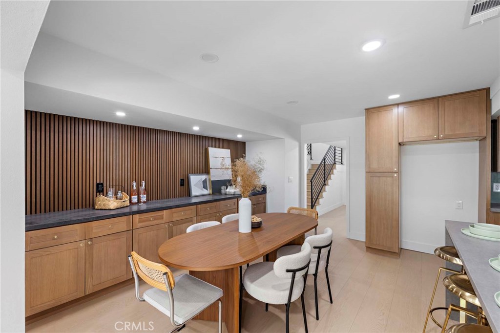 1239 W Cassidy Street