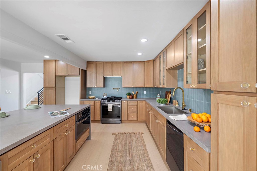 1239 W Cassidy Street