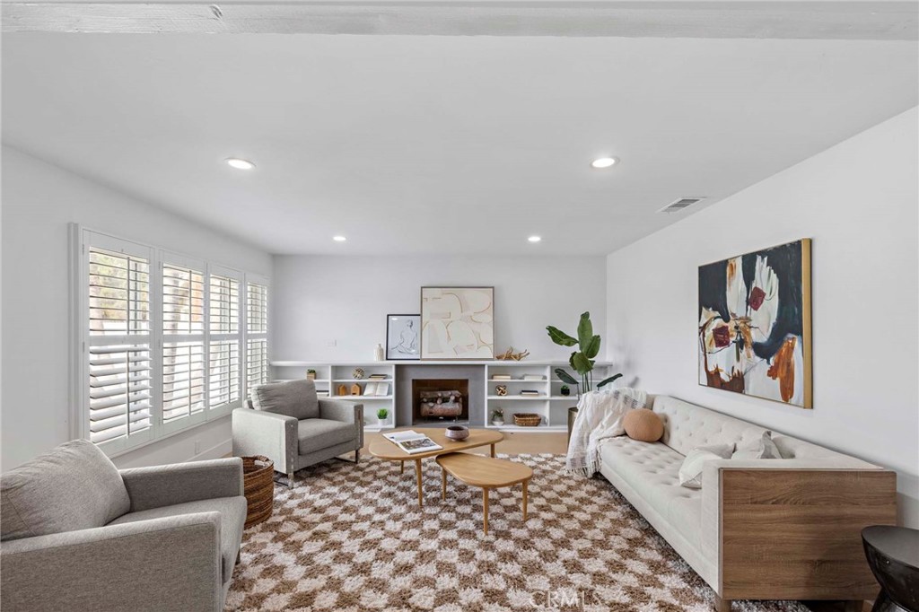 1239 W Cassidy Street