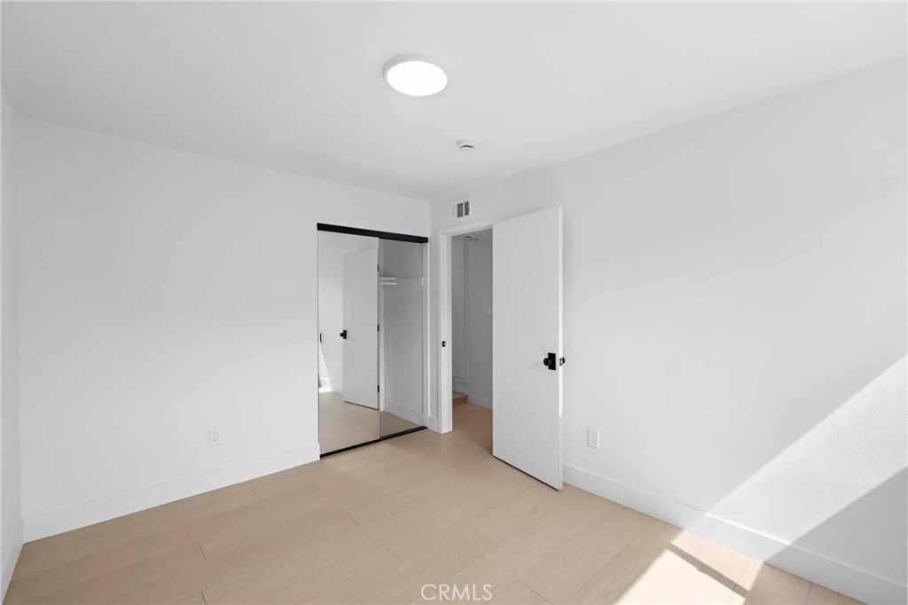 1239 W Cassidy Street