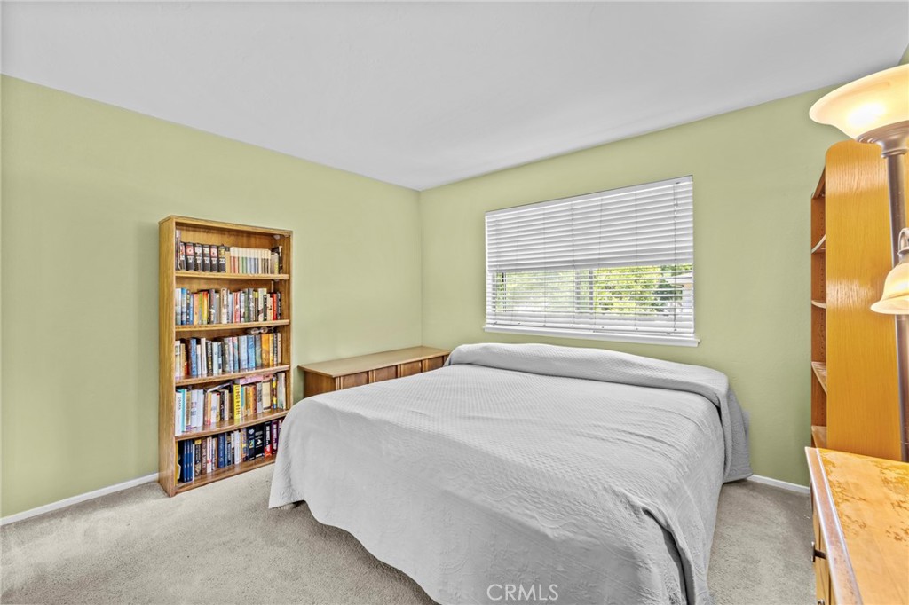 3015 Knollwood Avenue