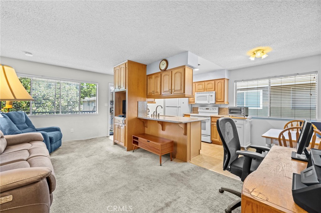 3015 Knollwood Avenue