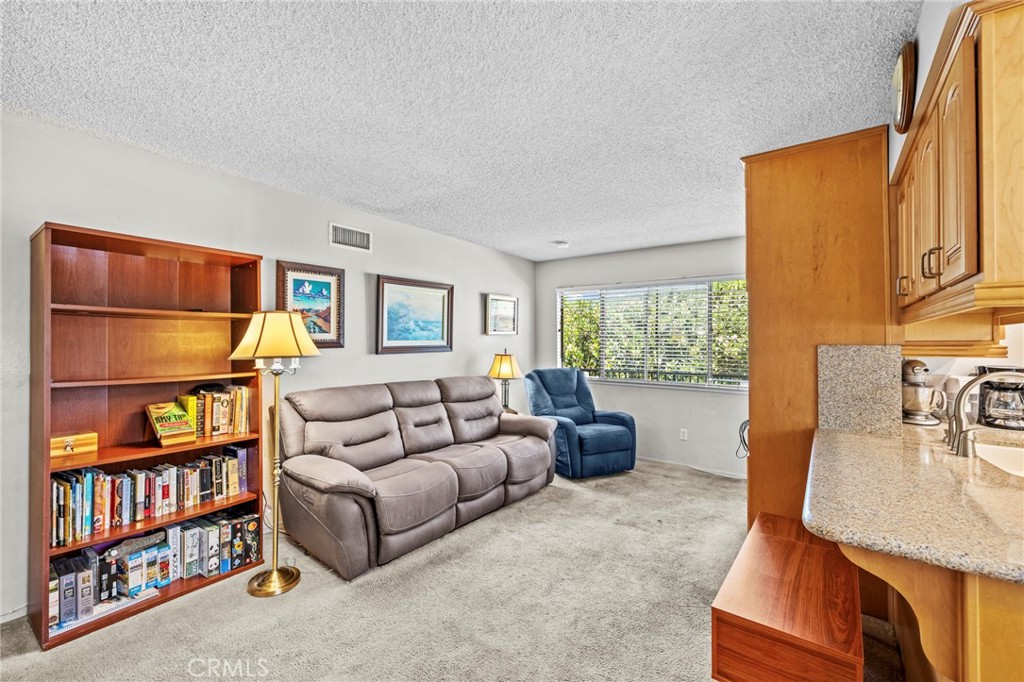 3015 Knollwood Avenue