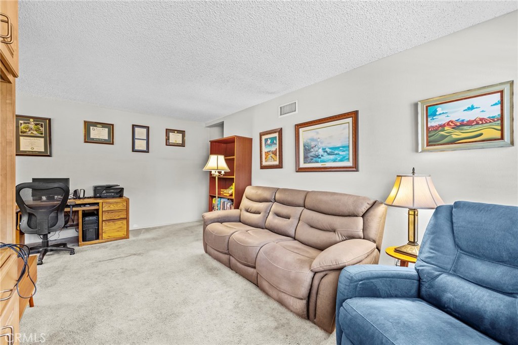 3015 Knollwood Avenue