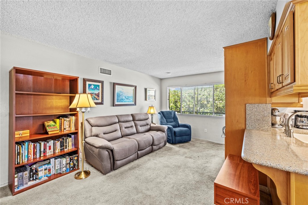 3015 Knollwood Avenue