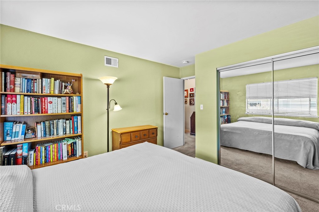 3015 Knollwood Avenue