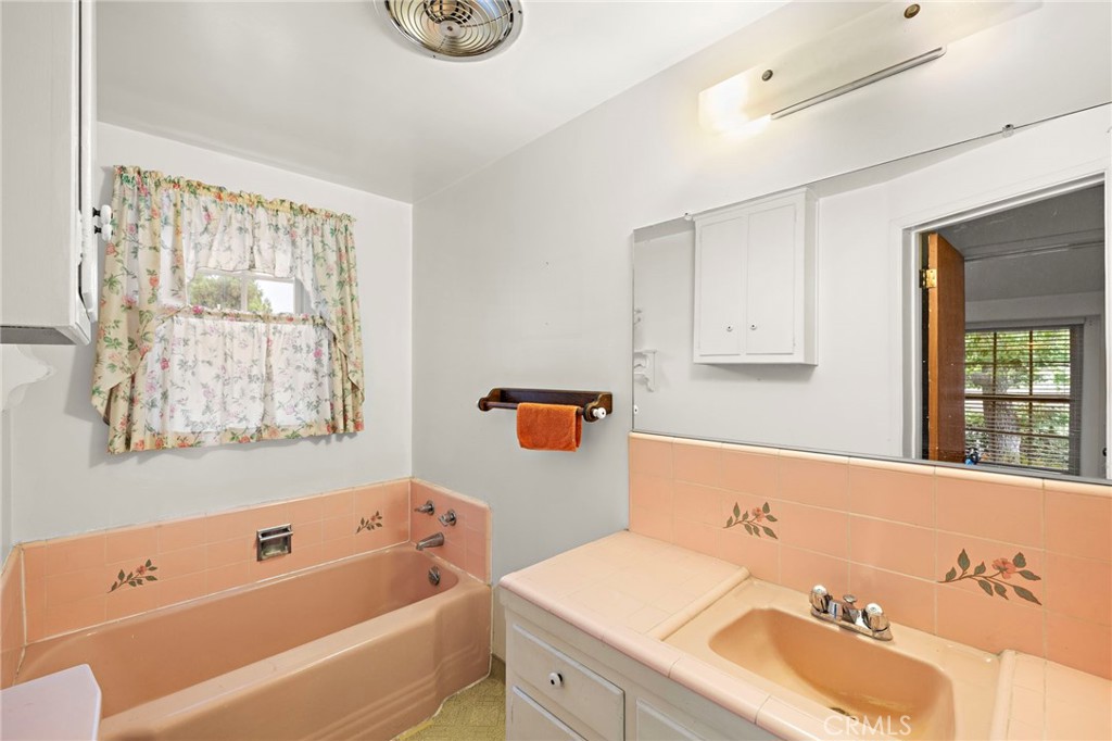 430 N Loraine Avenue