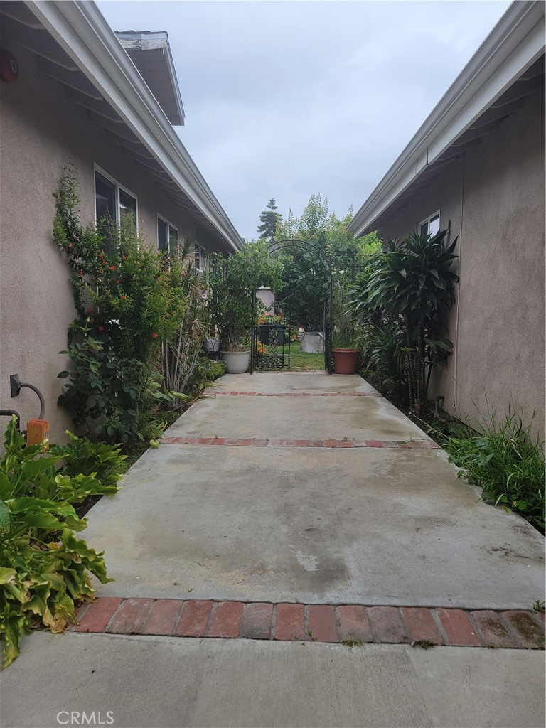 539 S Michillinda Avenue