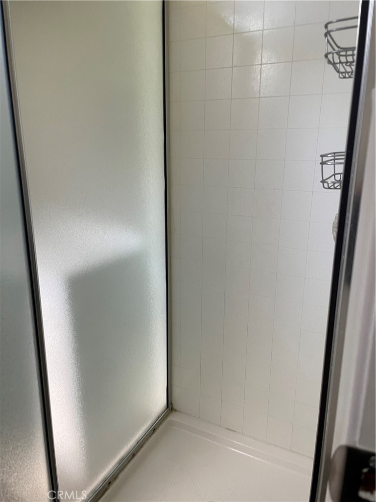 558 N Vermont Avenue N B