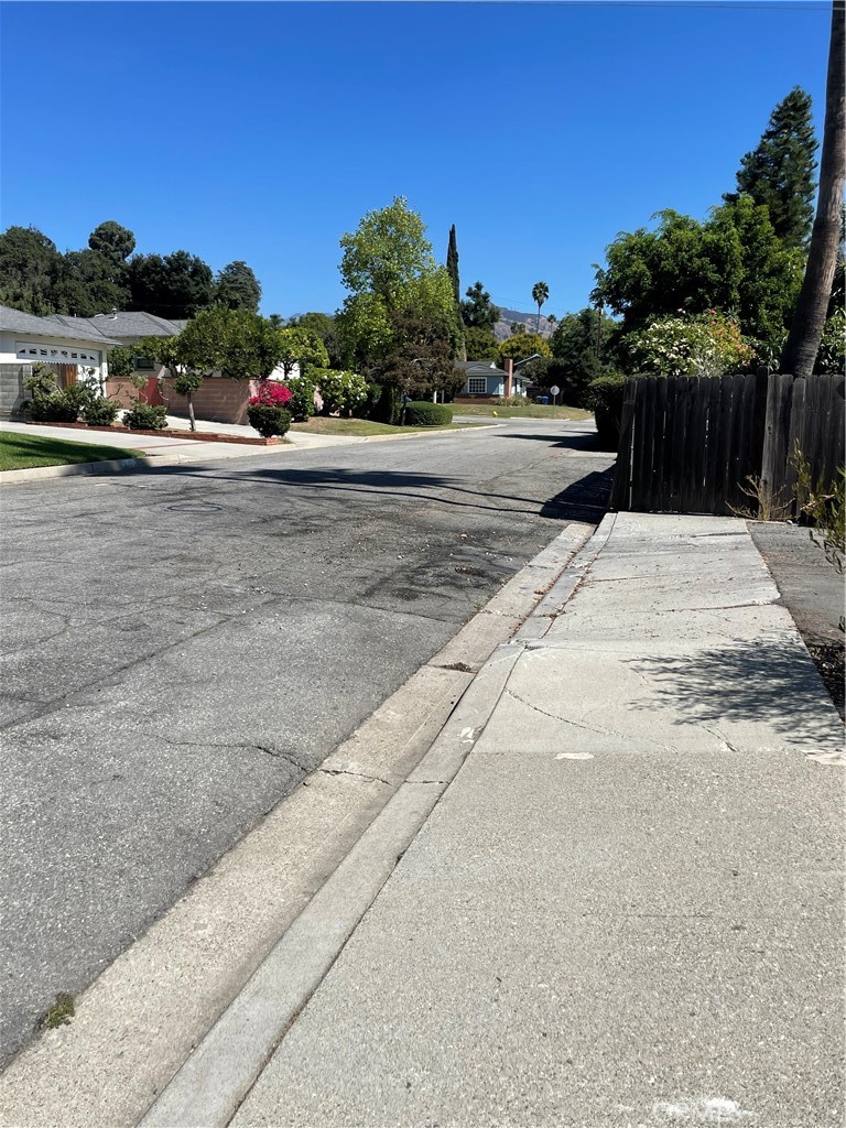 558 N Vermont Avenue N B