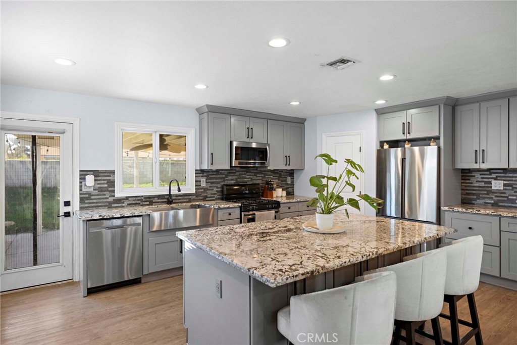 2844 S Cypress Point