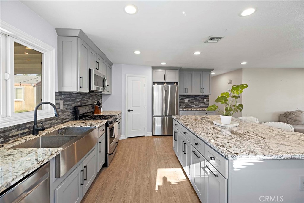 2844 S Cypress Point