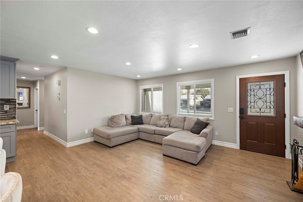 2844 S Cypress Point