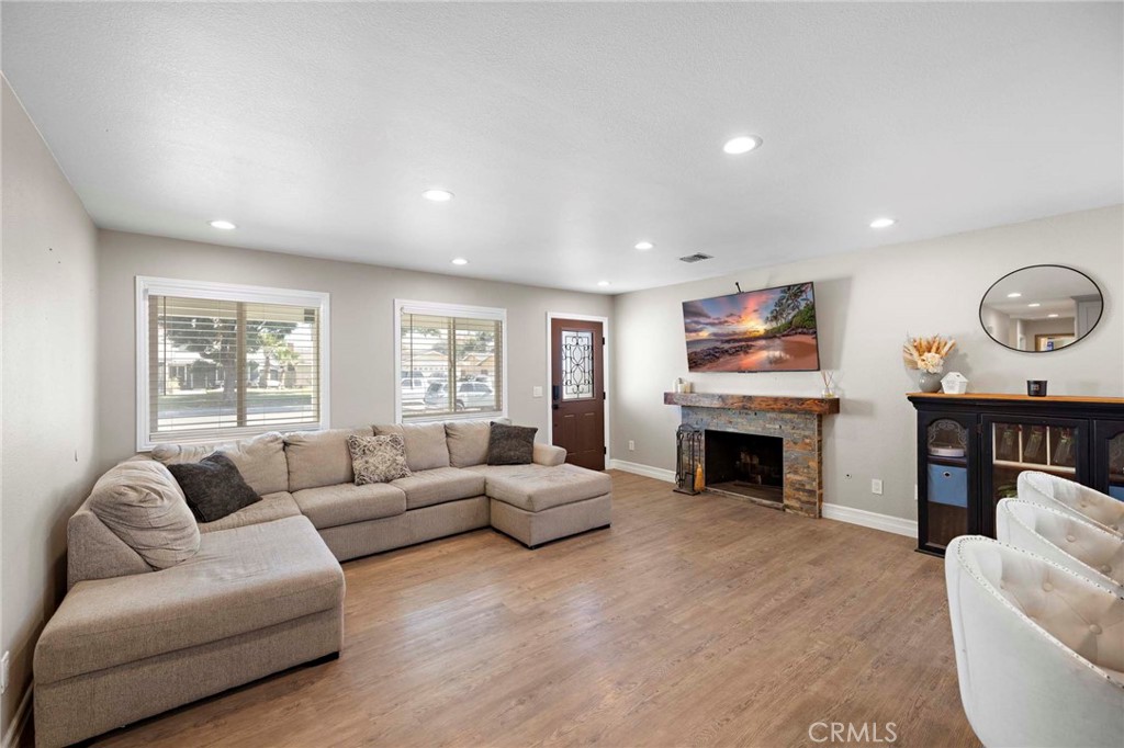 2844 S Cypress Point