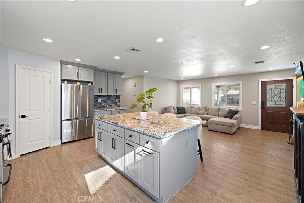 2844 S Cypress Point