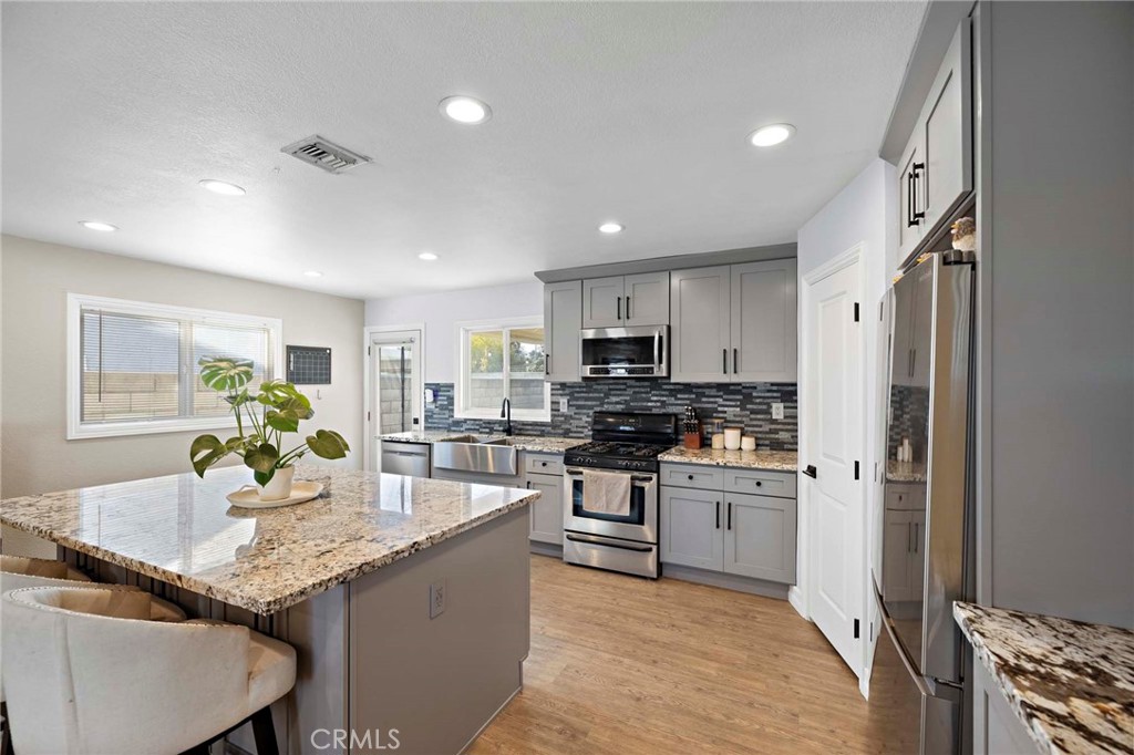 2844 S Cypress Point