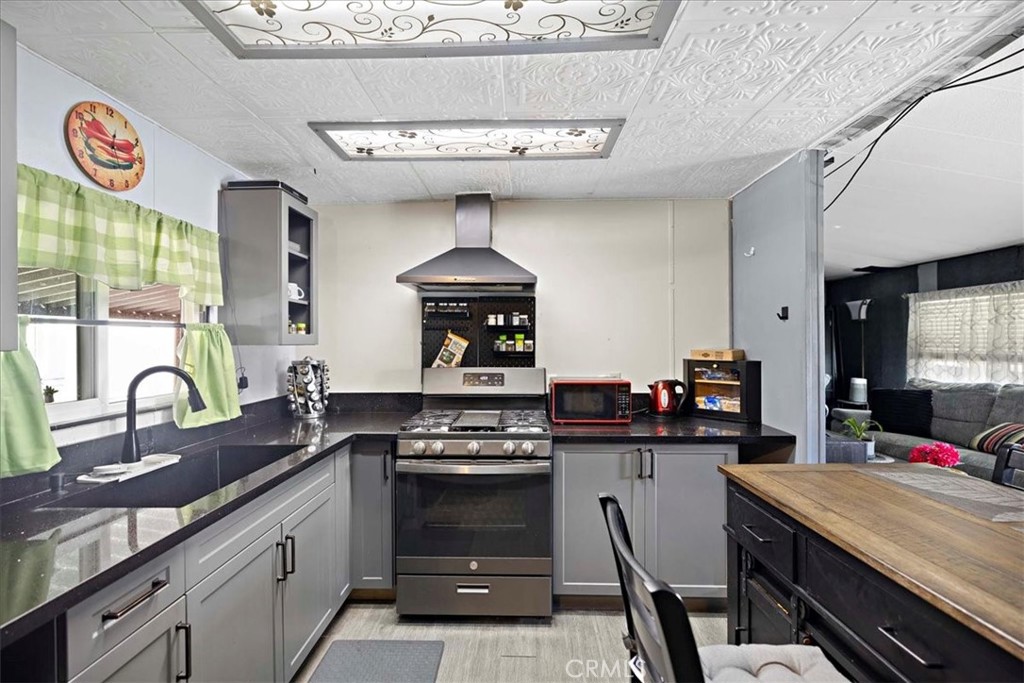 1081 W Arrow Highway 46