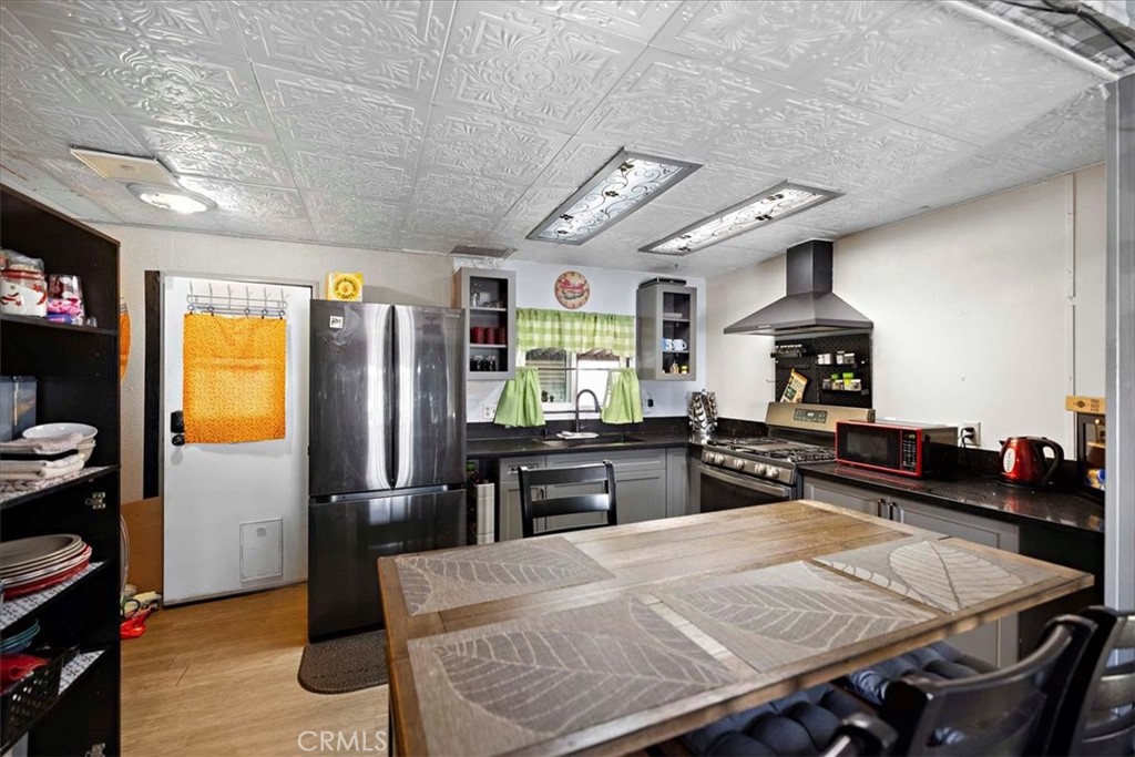 1081 W Arrow Highway 46