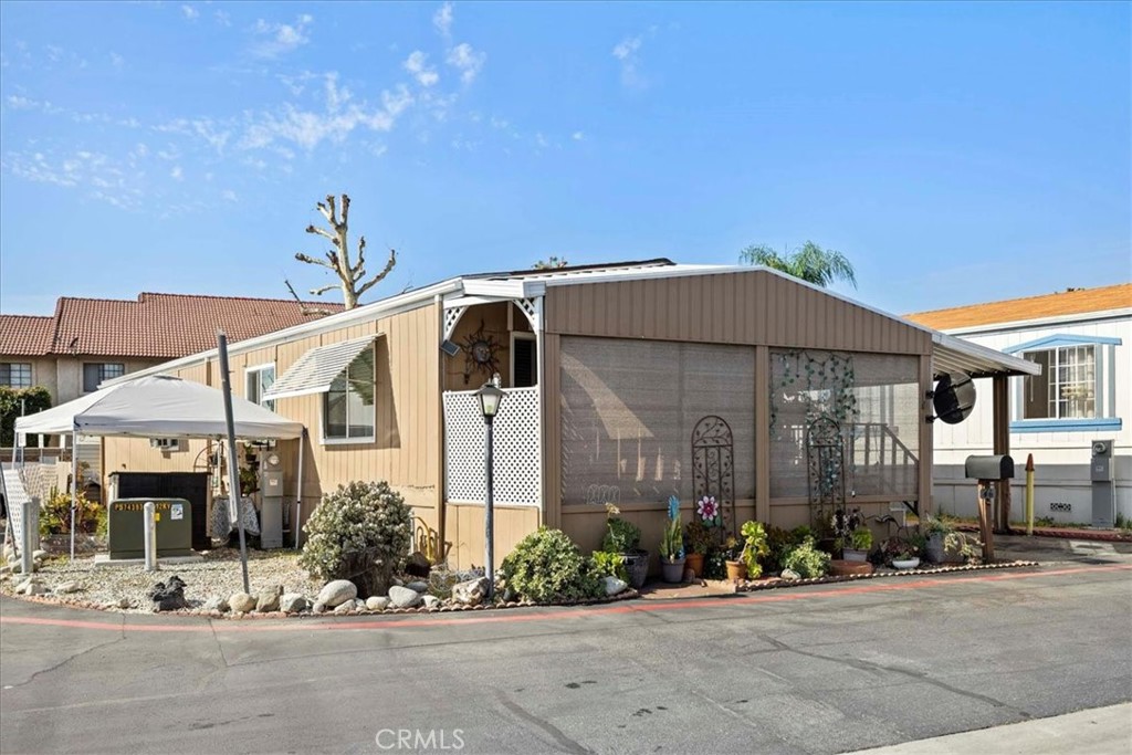 1081 W Arrow Highway 46