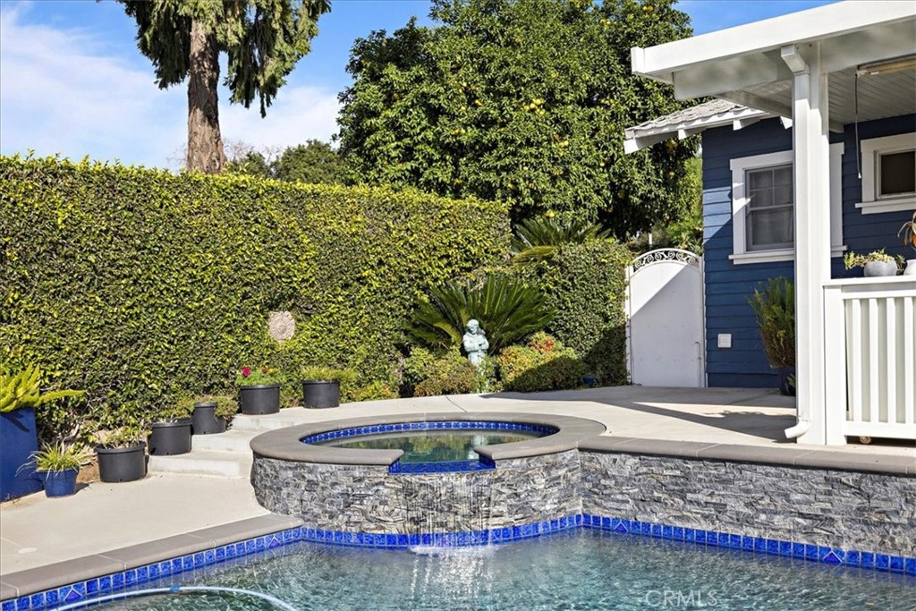 457 N Glendora Avenue