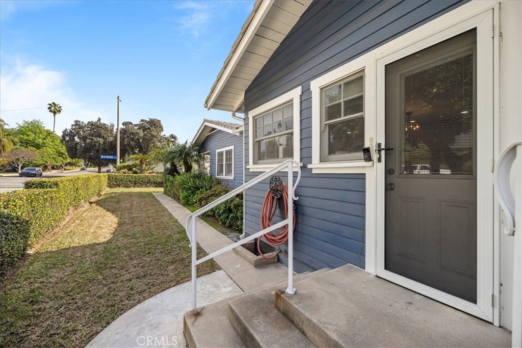 457 N Glendora Avenue