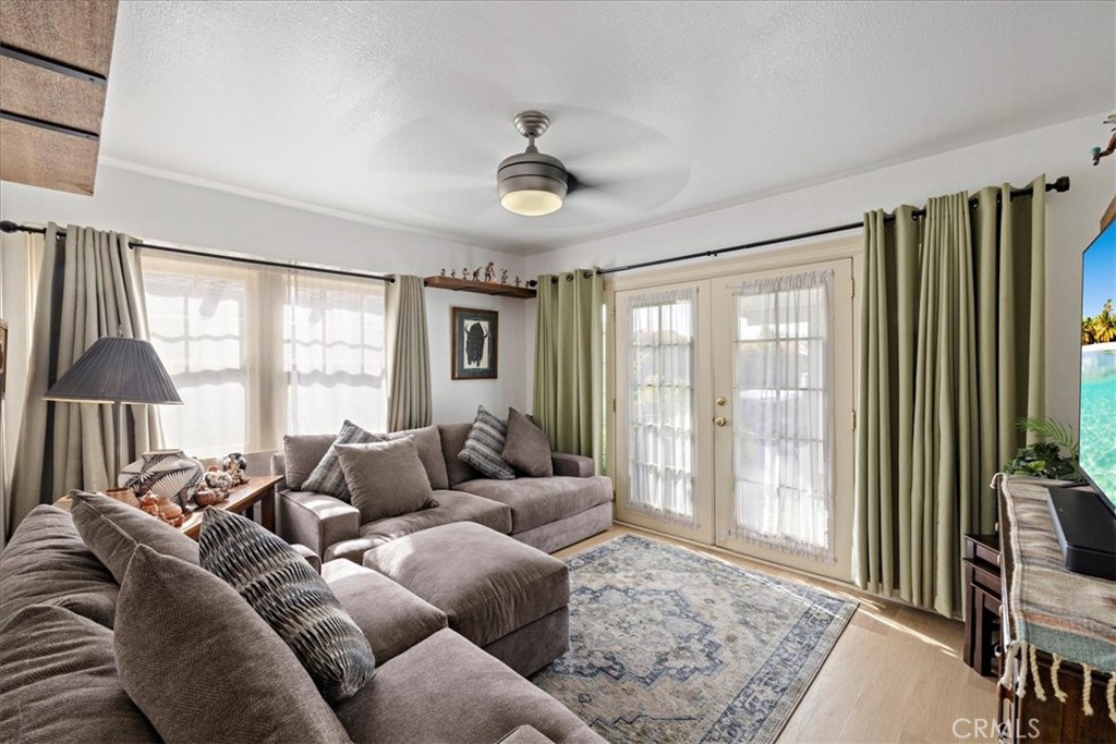 457 N Glendora Avenue