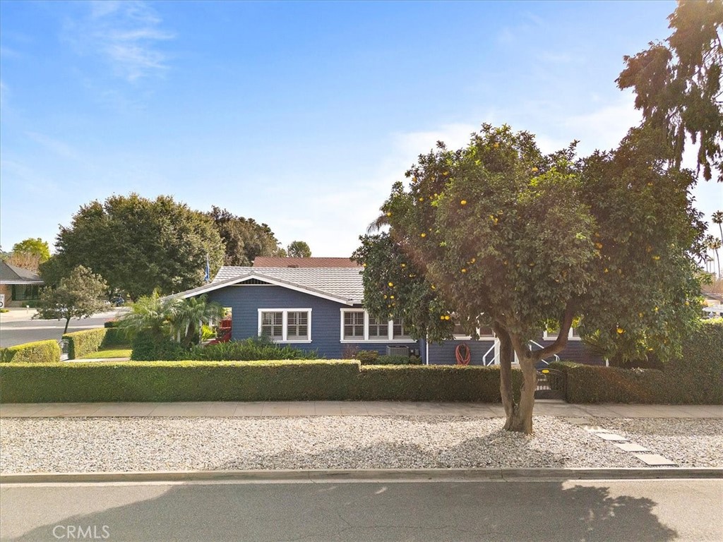 457 N Glendora Avenue