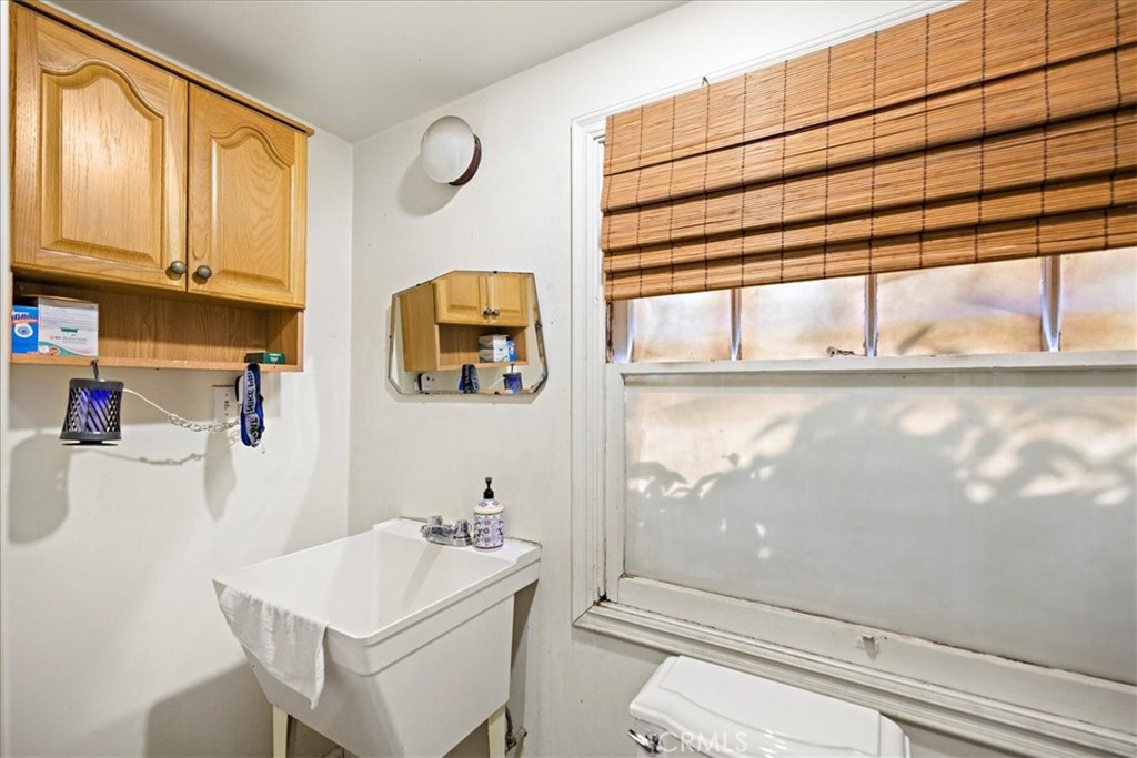 457 N Glendora Avenue