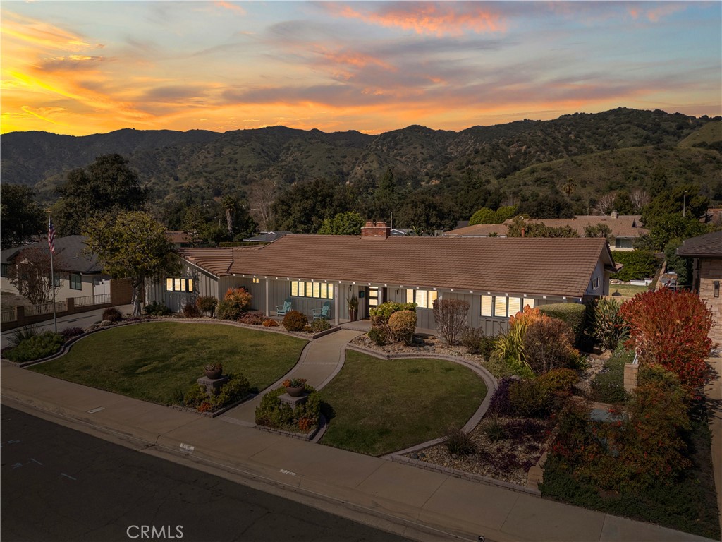 1215 Hidden Springs