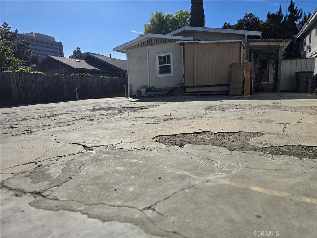 396 N Mentor Avenue 396