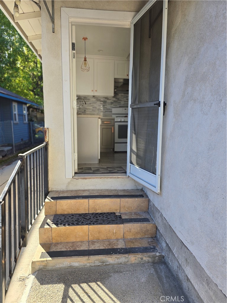 396 N Mentor Avenue 396