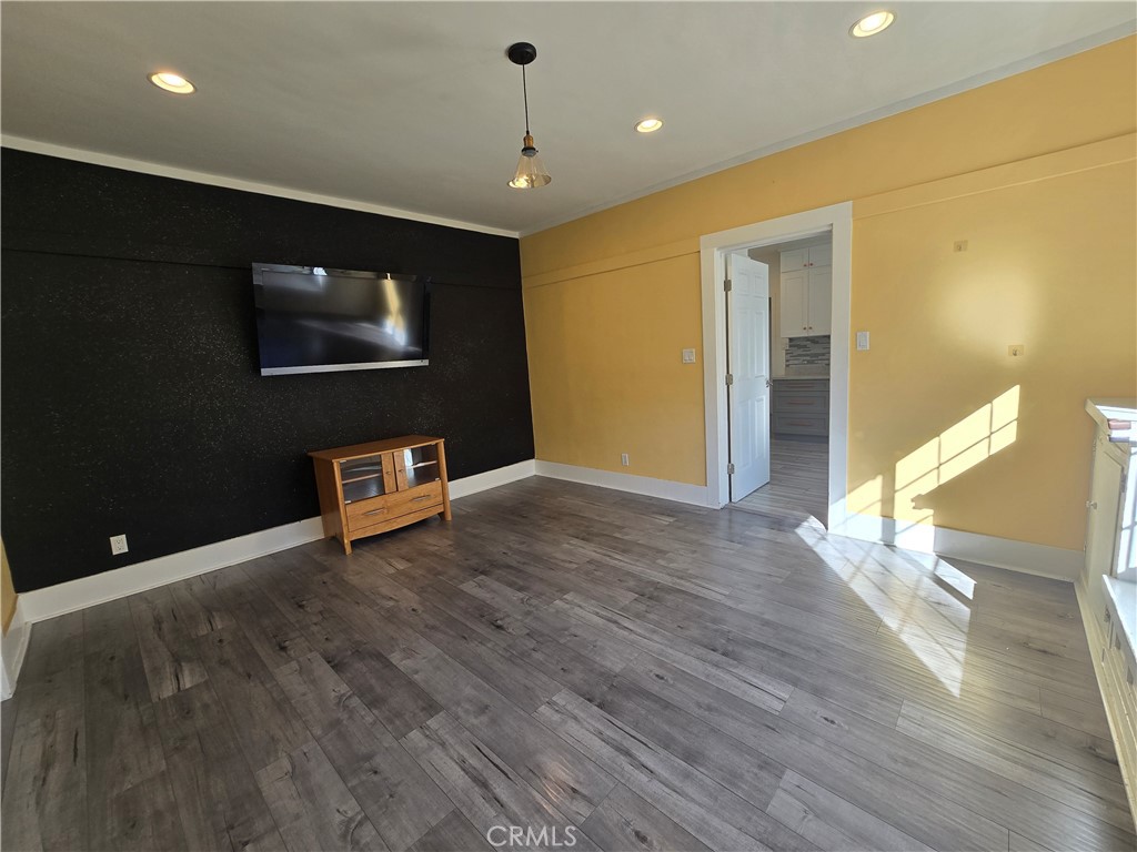 396 N Mentor Avenue 396