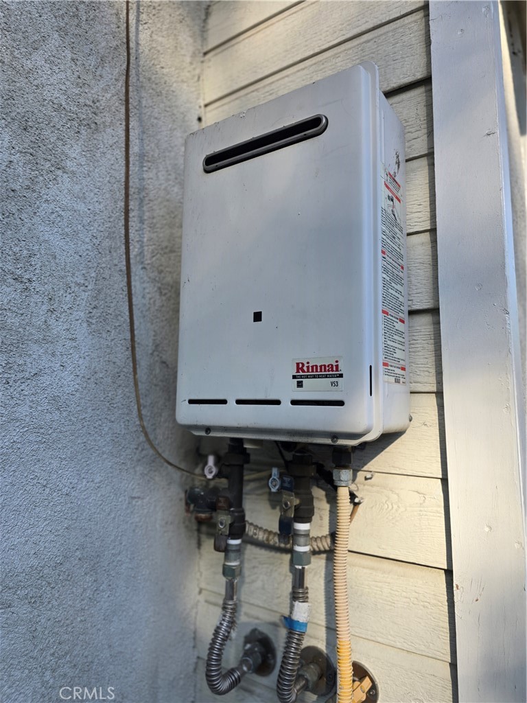 396 N Mentor Avenue 396