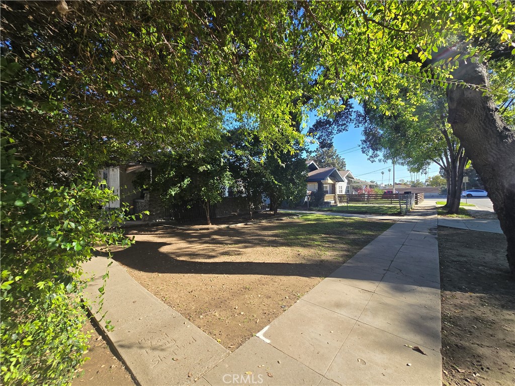 396 N Mentor Avenue 396