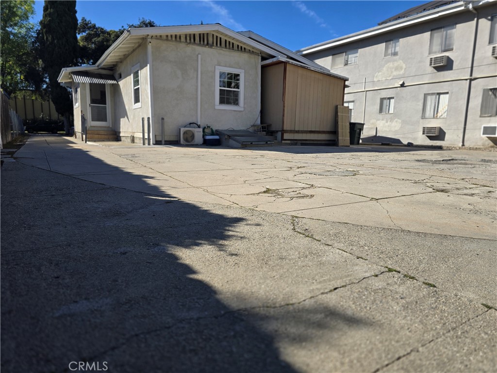 396 N Mentor Avenue 396