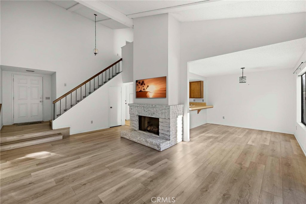 921 Creekside