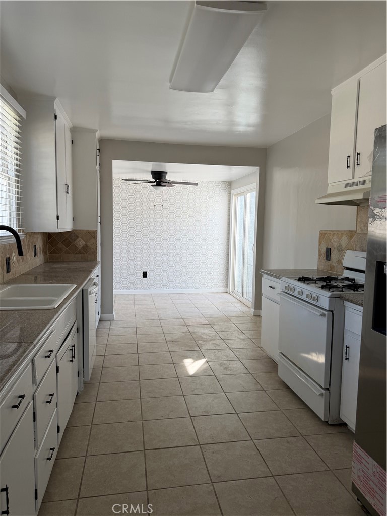 558 N Vermont Avenue