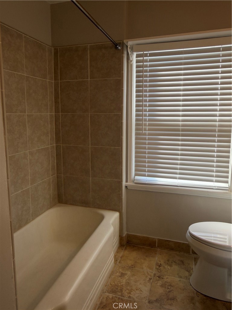 558 N Vermont Avenue