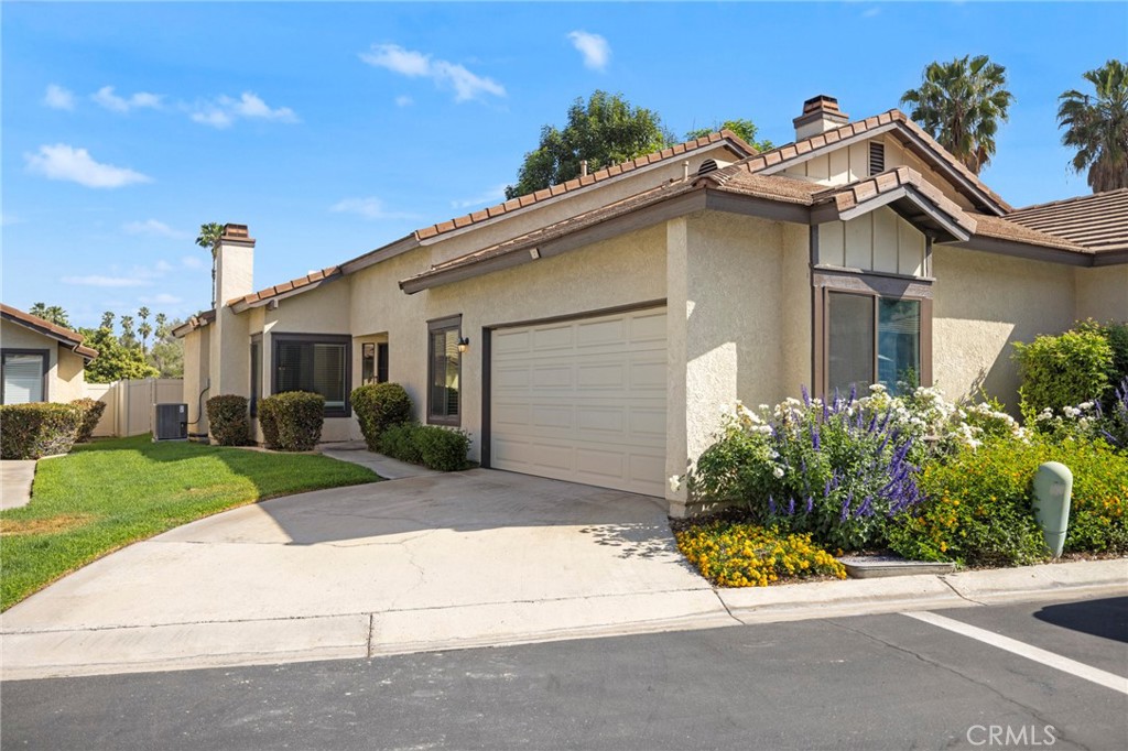 5050 Canyon Crest 7