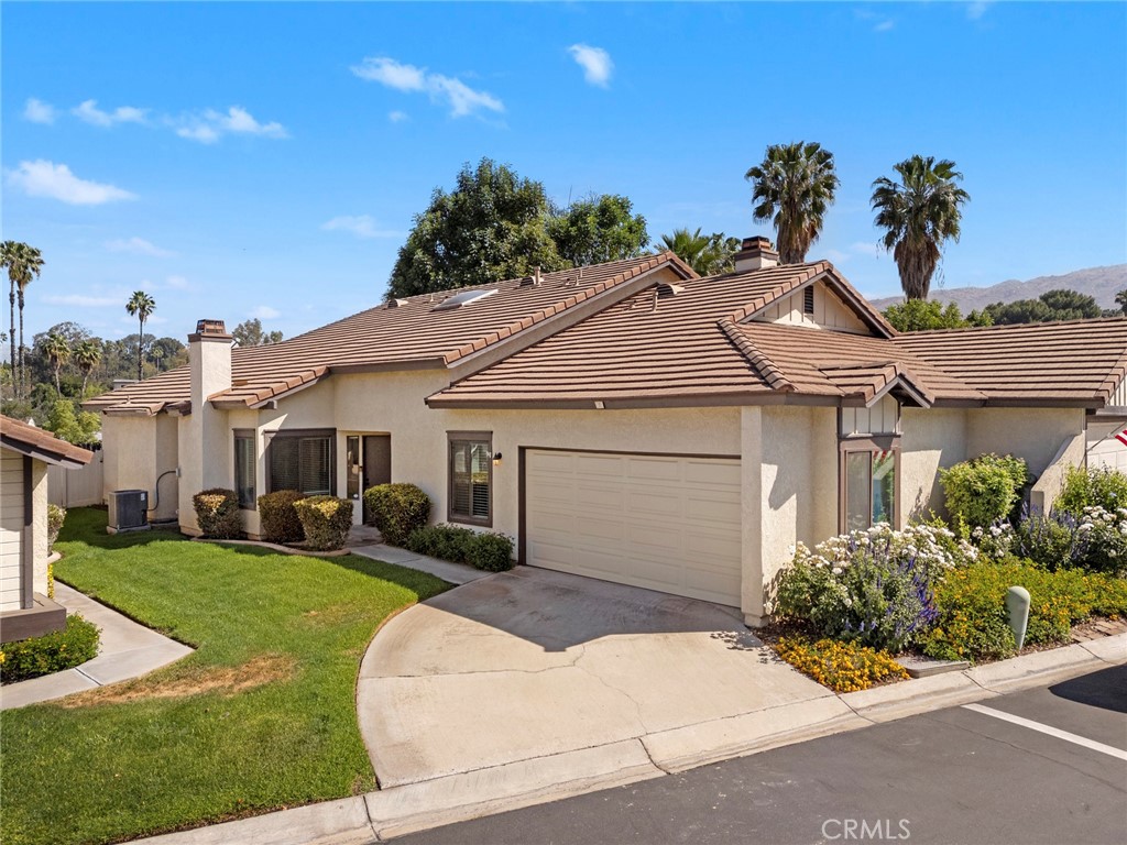 5050 Canyon Crest 7