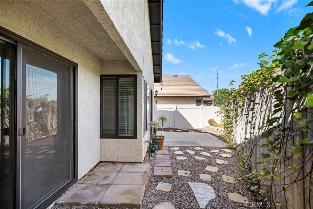 5050 Canyon Crest 7