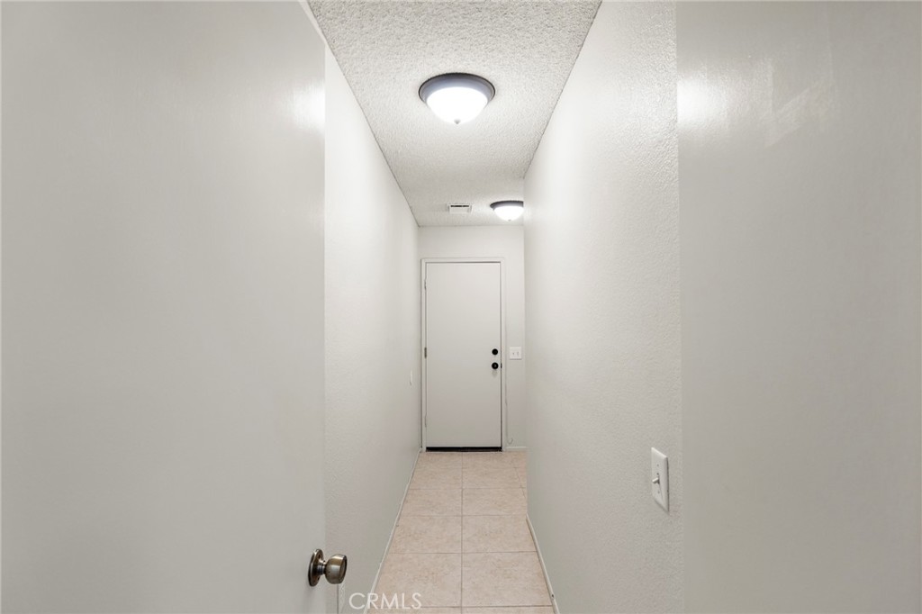 5050 Canyon Crest 7