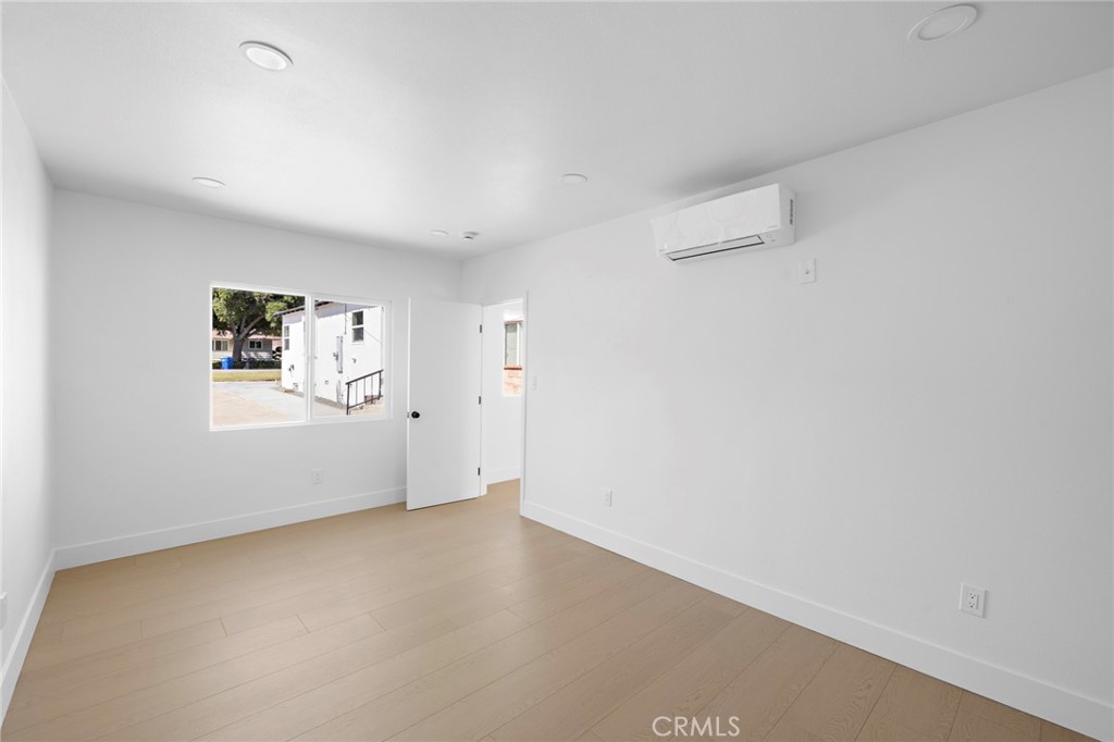 720 E Foothill